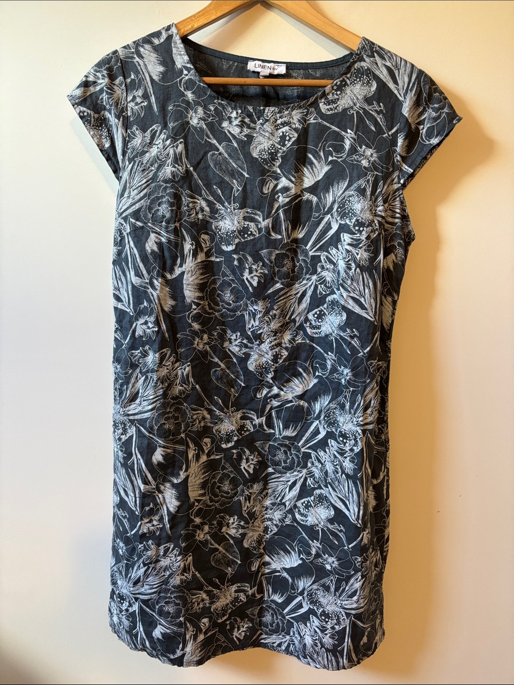Linen Luv Floral Shift Summer Dress in Gray & White Floral Pattern